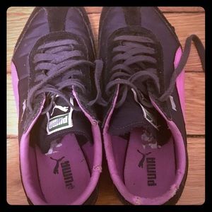 Women’s Puma Sneakers Size 9